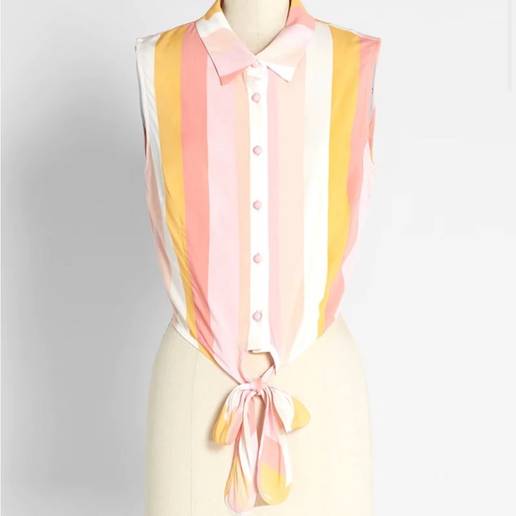 Modcloth x Collectif Strawberry Sugar Tie Waist Top SZ 6 - Picture 1 of 5